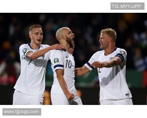 足球明星家庭的荣耀与挑战：他们的生活与梦想交织的故事